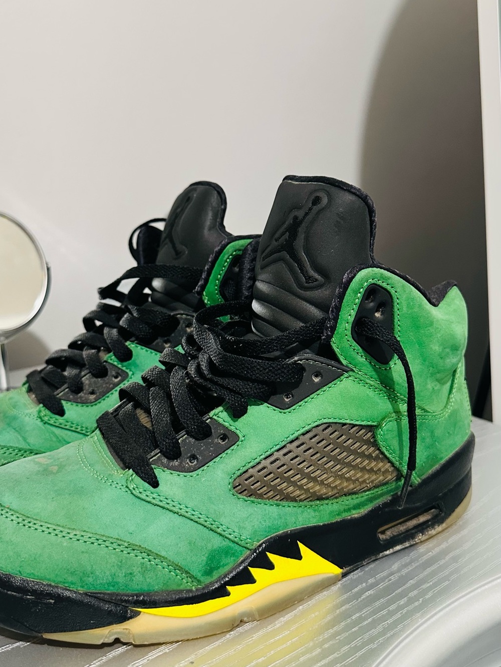Jordan 5 Retro SE Oregon Elevate green sneakers with black accents